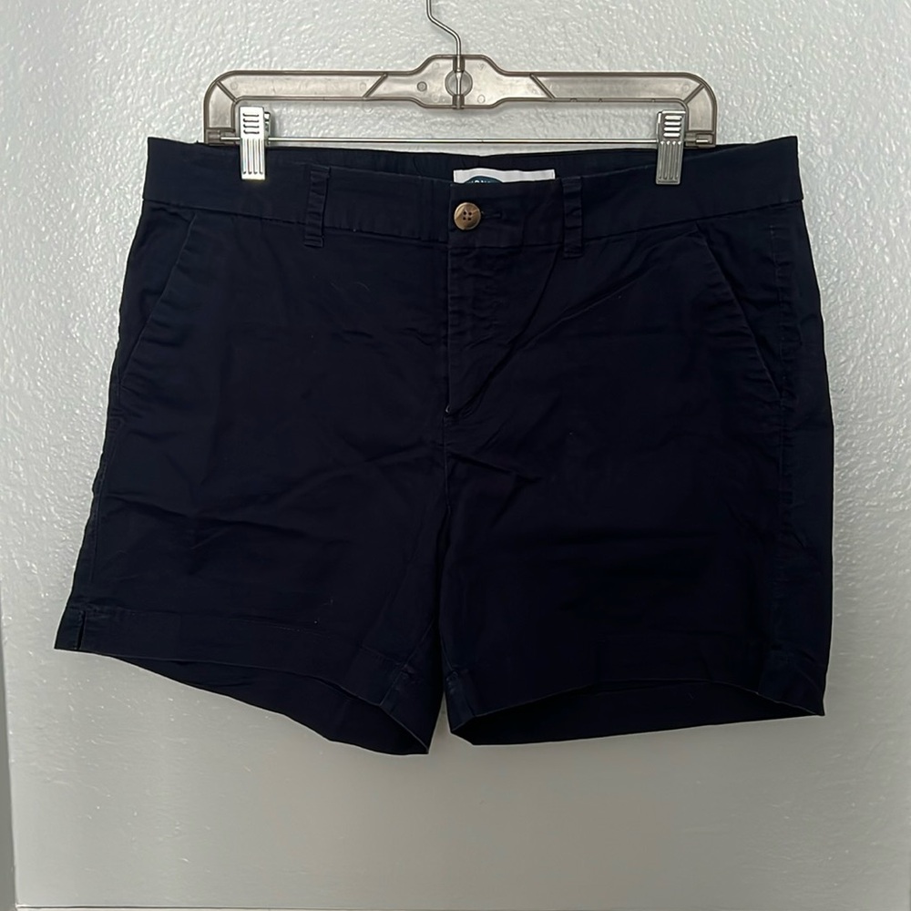 Old Navy Mid-Rise Short - size 14